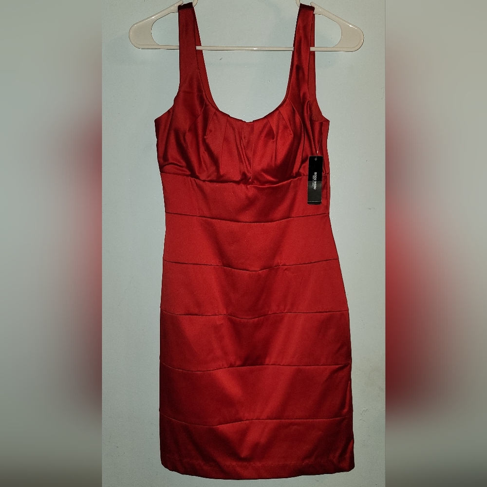 Bisou Bisou little Red dress Size 6 zipper fitted sleeveless Stretch